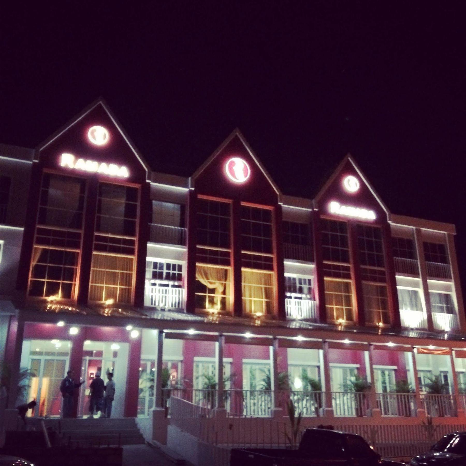 蒂卡尔岛德弗洛雷斯华美达酒店 弗洛勒斯 外观 照片