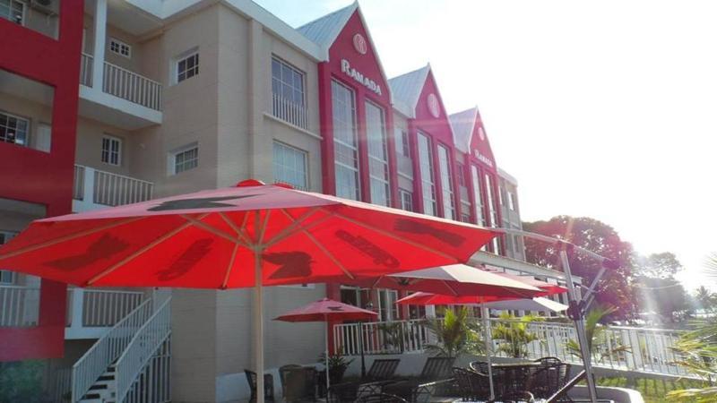 蒂卡尔岛德弗洛雷斯华美达酒店 弗洛勒斯 外观 照片